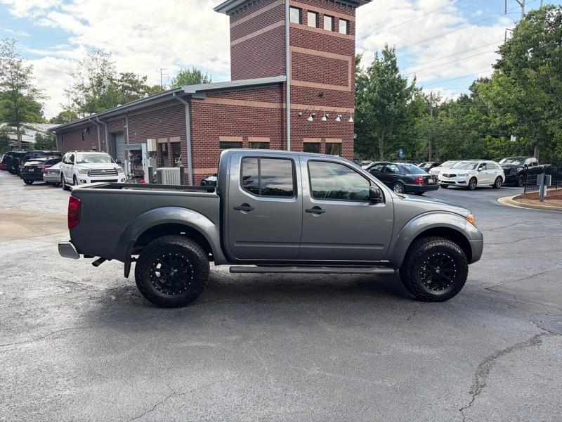 Nissan Frontier SV Crew Cab 4WD 2020