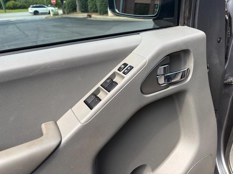 Nissan Frontier SV Crew Cab 4WD 2020