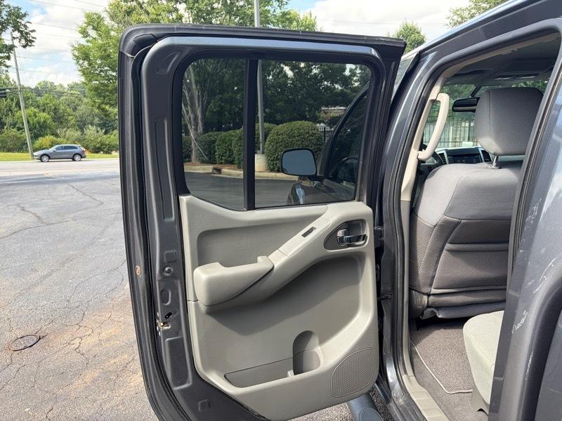 Nissan Frontier SV Crew Cab 4WD 2020