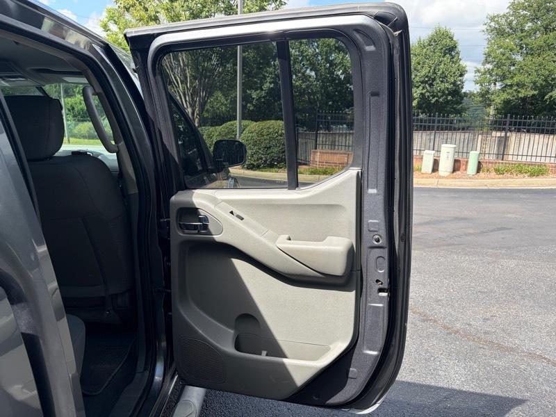 Nissan Frontier SV Crew Cab 4WD 2020