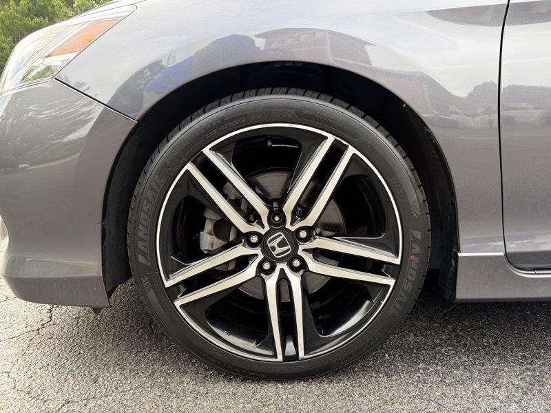 Honda Accord Touring V6 Sedan 6-Spd AT 2017