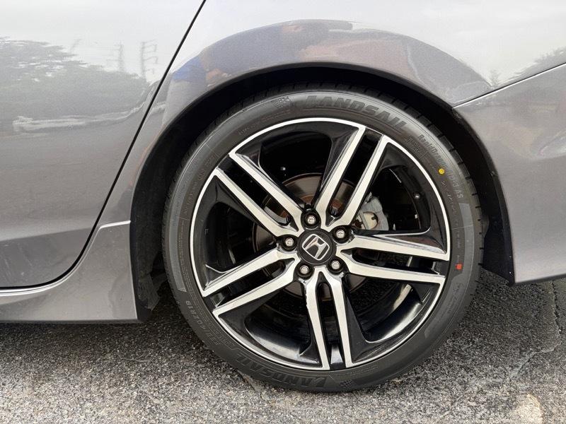 Honda Accord Touring V6 Sedan 6-Spd AT 2017