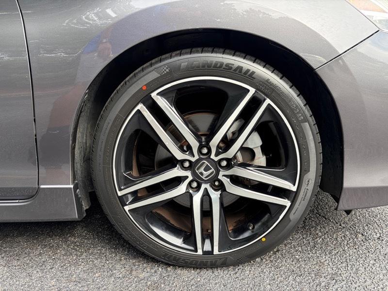 Honda Accord Touring V6 Sedan 6-Spd AT 2017