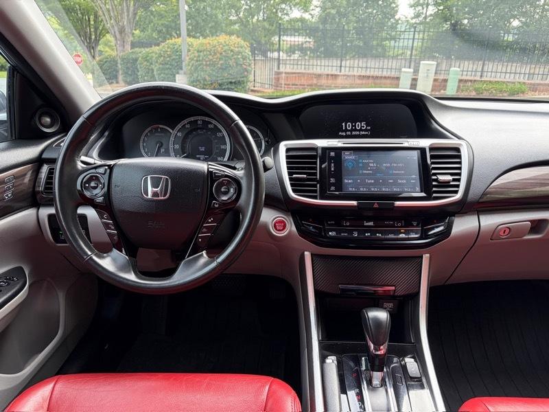 Honda Accord Touring V6 Sedan 6-Spd AT 2017