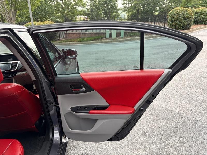 Honda Accord Touring V6 Sedan 6-Spd AT 2017