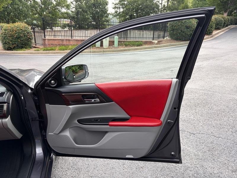 Honda Accord Touring V6 Sedan 6-Spd AT 2017