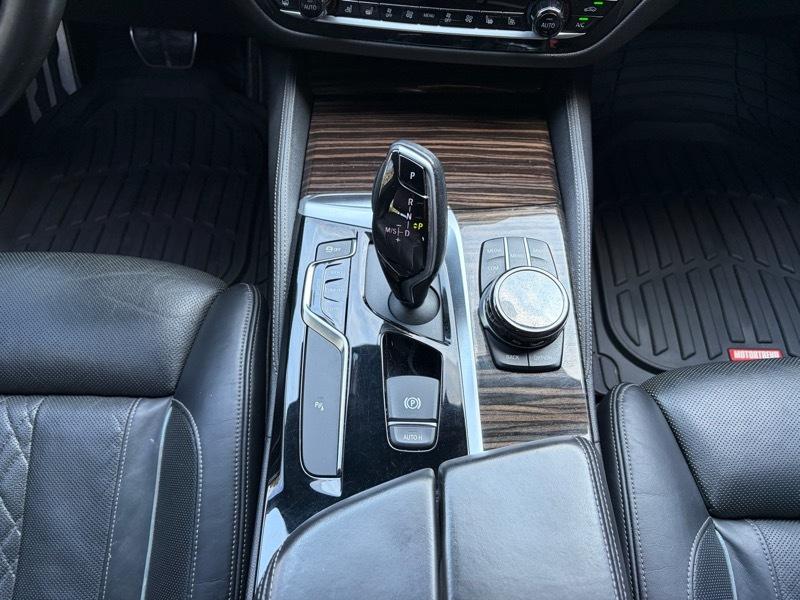 BMW 5-Series M550i xDrive 2018