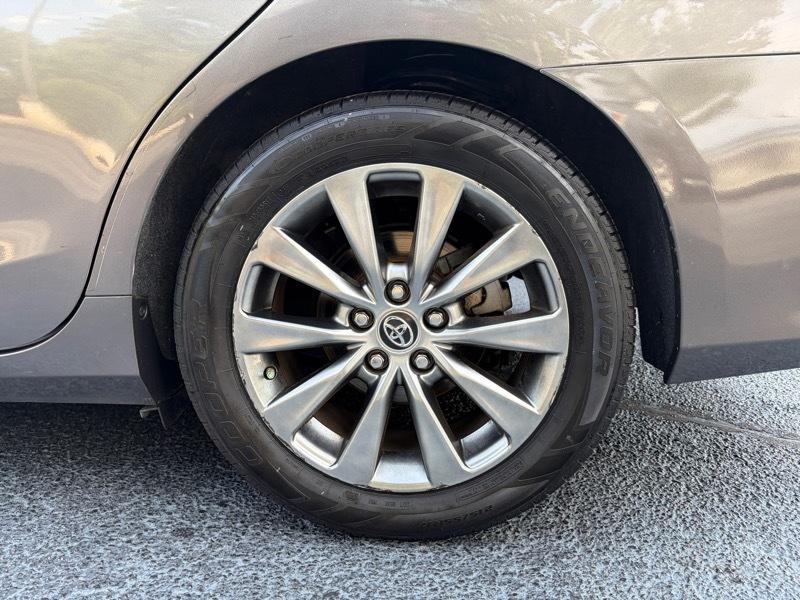 Toyota Camry Hybrid XLE 2015