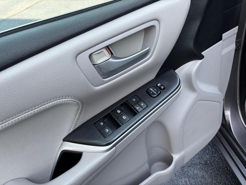 Toyota Camry Hybrid XLE 2015