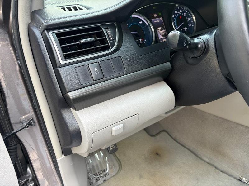 Toyota Camry Hybrid XLE 2015