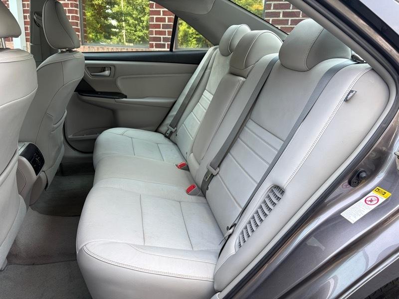Toyota Camry Hybrid XLE 2015