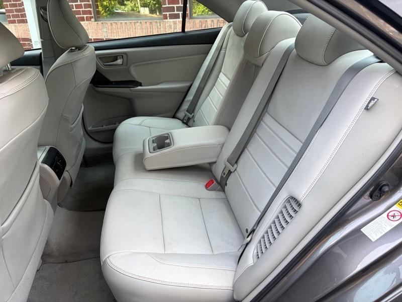 Toyota Camry Hybrid XLE 2015