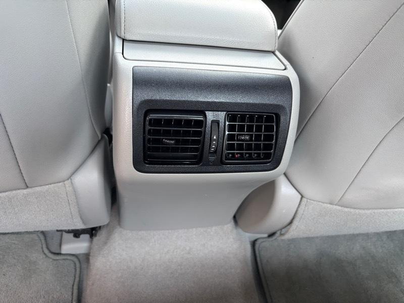 Toyota Camry Hybrid XLE 2015