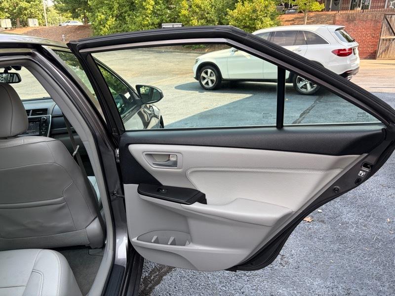 Toyota Camry Hybrid XLE 2015
