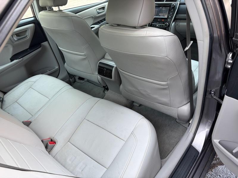 Toyota Camry Hybrid XLE 2015