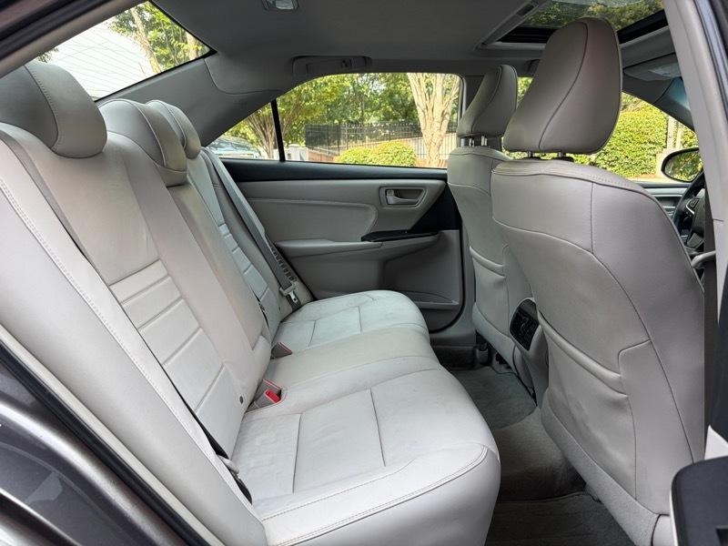 Toyota Camry Hybrid XLE 2015