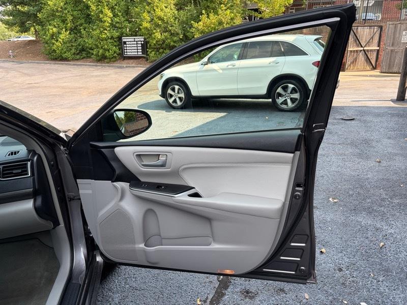 Toyota Camry Hybrid XLE 2015
