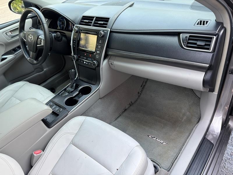 Toyota Camry Hybrid XLE 2015
