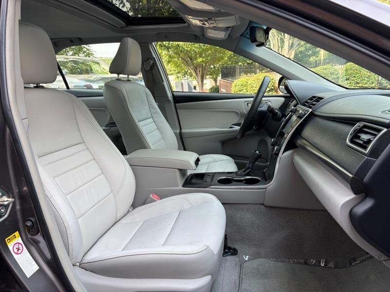 Toyota Camry Hybrid XLE 2015