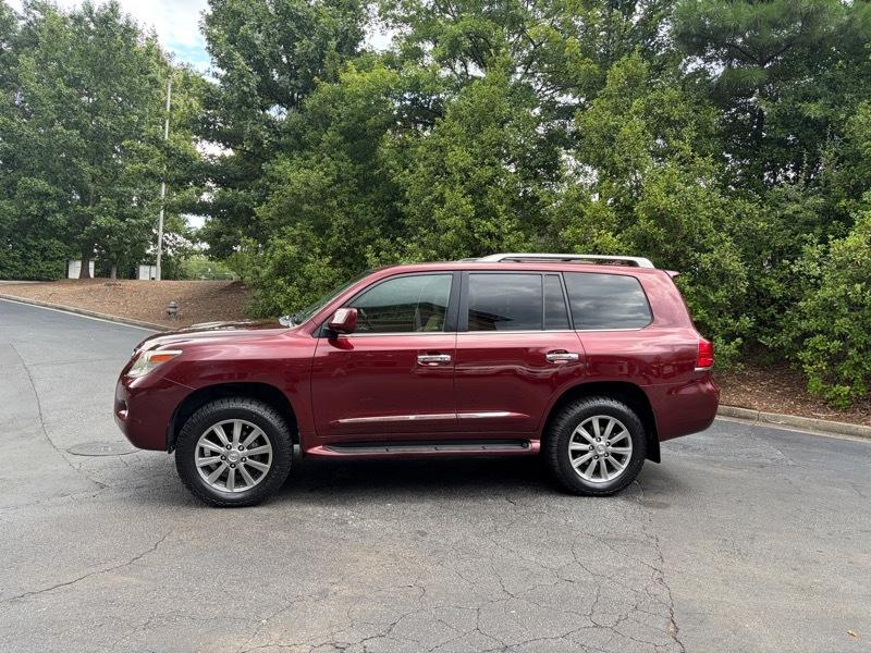 Lexus LX 570 Sport Utility 2011