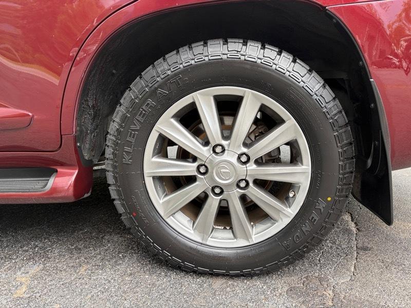 Lexus LX 570 Sport Utility 2011
