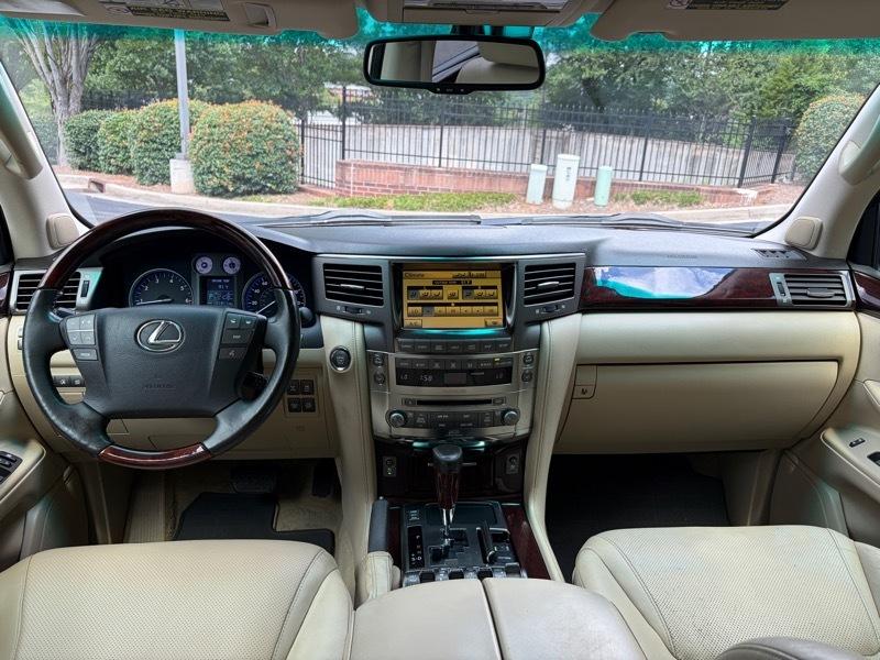 Lexus LX 570 Sport Utility 2011