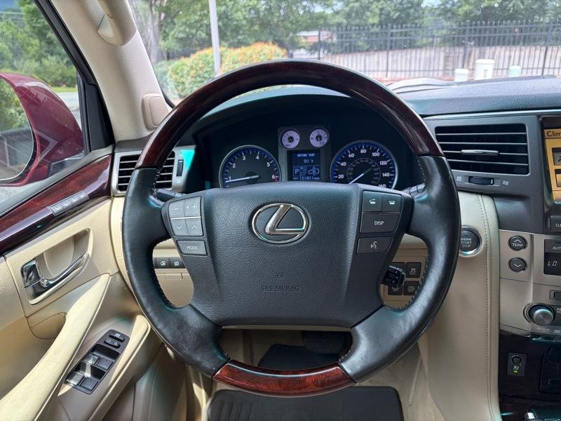 Lexus LX 570 Sport Utility 2011