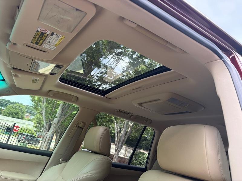 Lexus LX 570 Sport Utility 2011