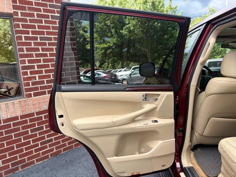 Lexus LX 570 Sport Utility 2011