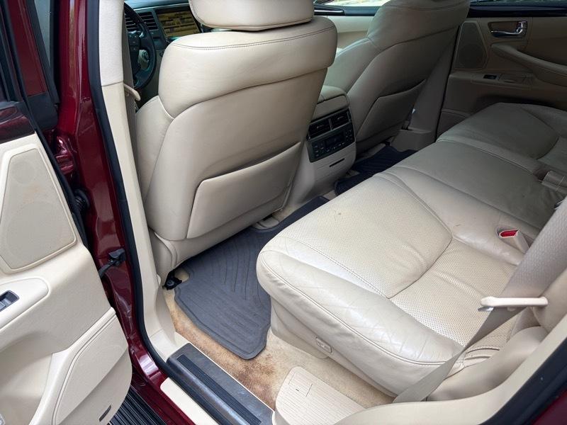 Lexus LX 570 Sport Utility 2011