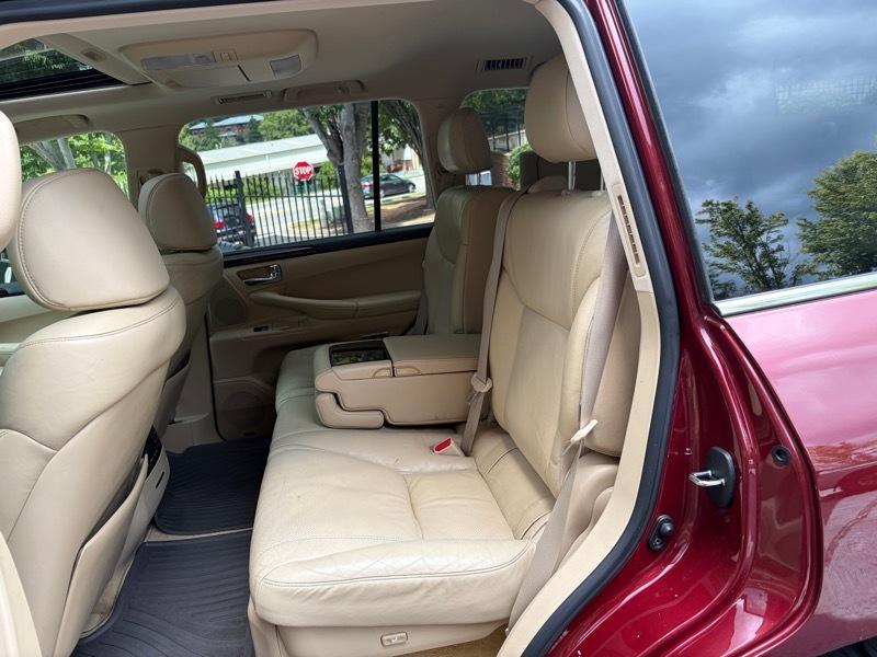 Lexus LX 570 Sport Utility 2011