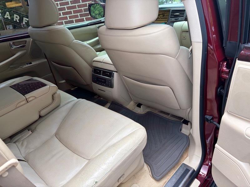 Lexus LX 570 Sport Utility 2011
