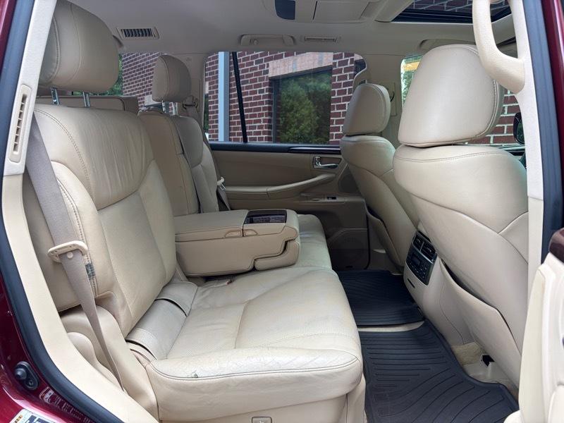 Lexus LX 570 Sport Utility 2011