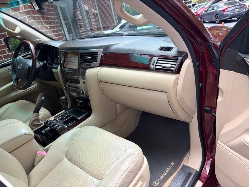 Lexus LX 570 Sport Utility 2011