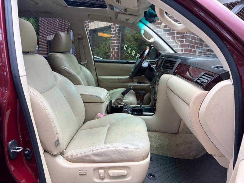 Lexus LX 570 Sport Utility 2011