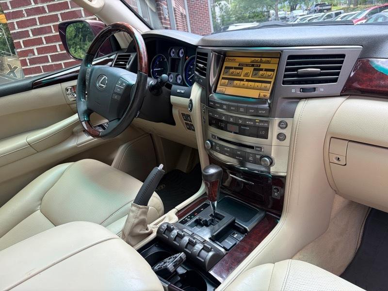Lexus LX 570 Sport Utility 2011