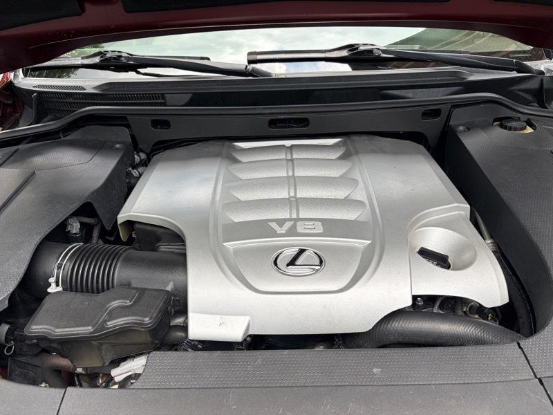 Lexus LX 570 Sport Utility 2011