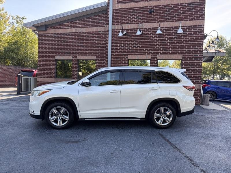 Toyota Highlander Limited FWD V6 2015