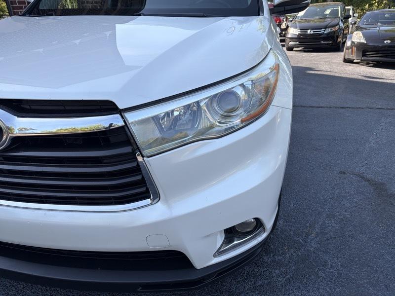 Toyota Highlander Limited FWD V6 2015