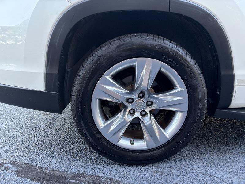 Toyota Highlander Limited FWD V6 2015