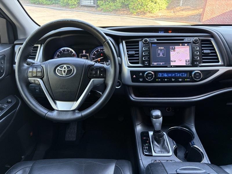Toyota Highlander Limited FWD V6 2015