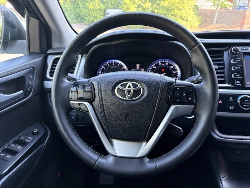 Toyota Highlander Limited FWD V6 2015