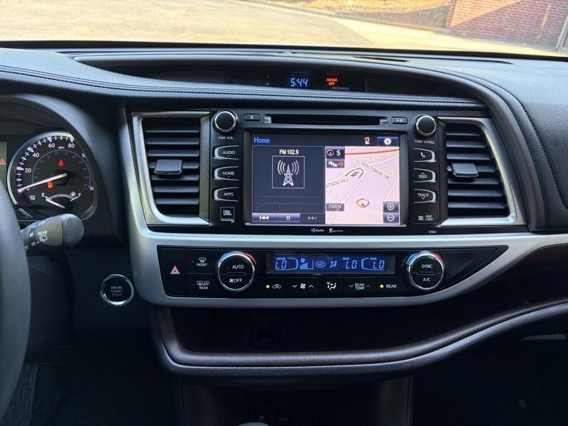 Toyota Highlander Limited FWD V6 2015