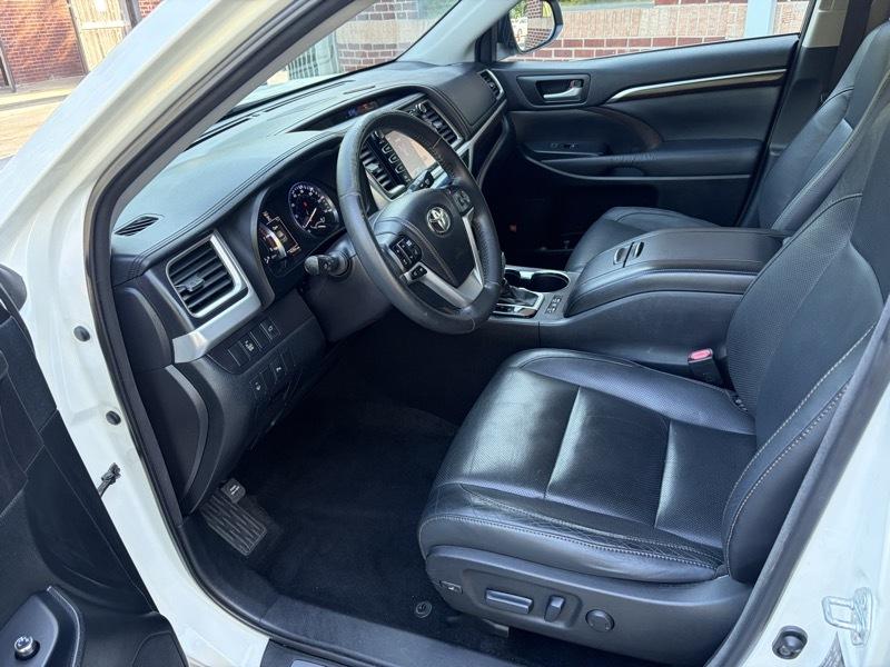 Toyota Highlander Limited FWD V6 2015