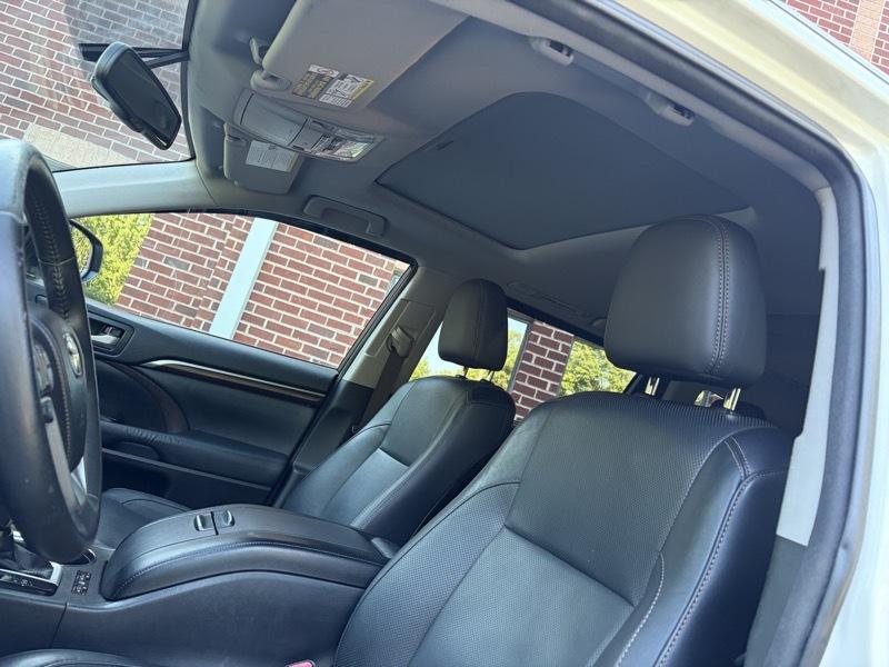 Toyota Highlander Limited FWD V6 2015