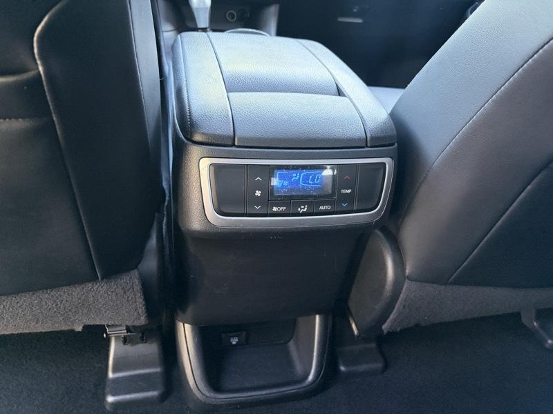 Toyota Highlander Limited FWD V6 2015