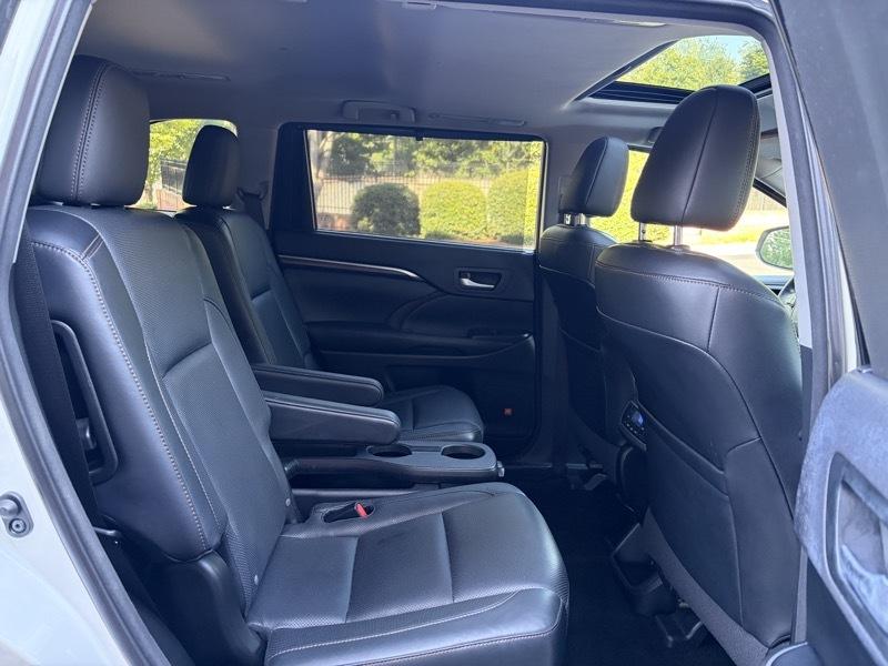 Toyota Highlander Limited FWD V6 2015