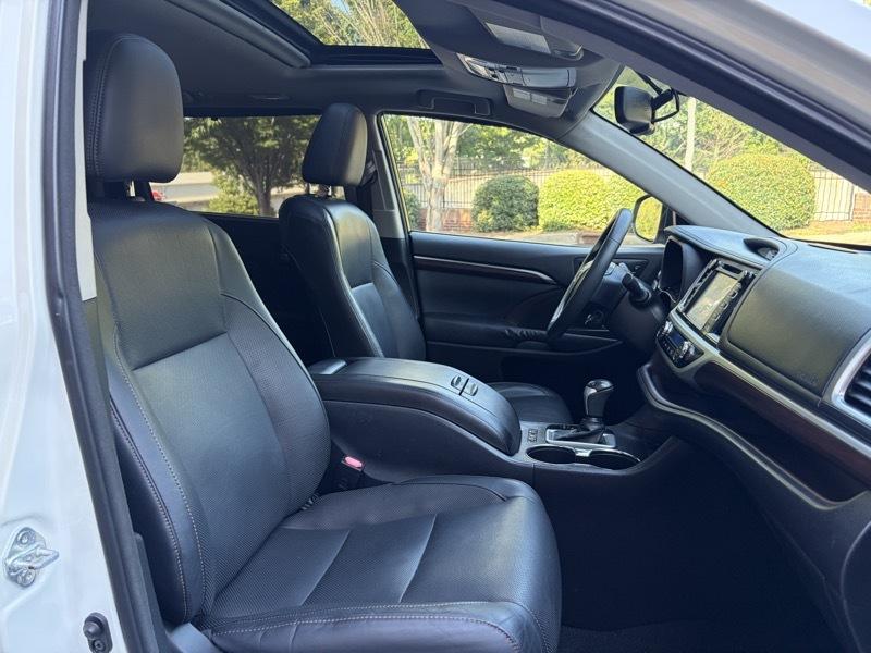 Toyota Highlander Limited FWD V6 2015