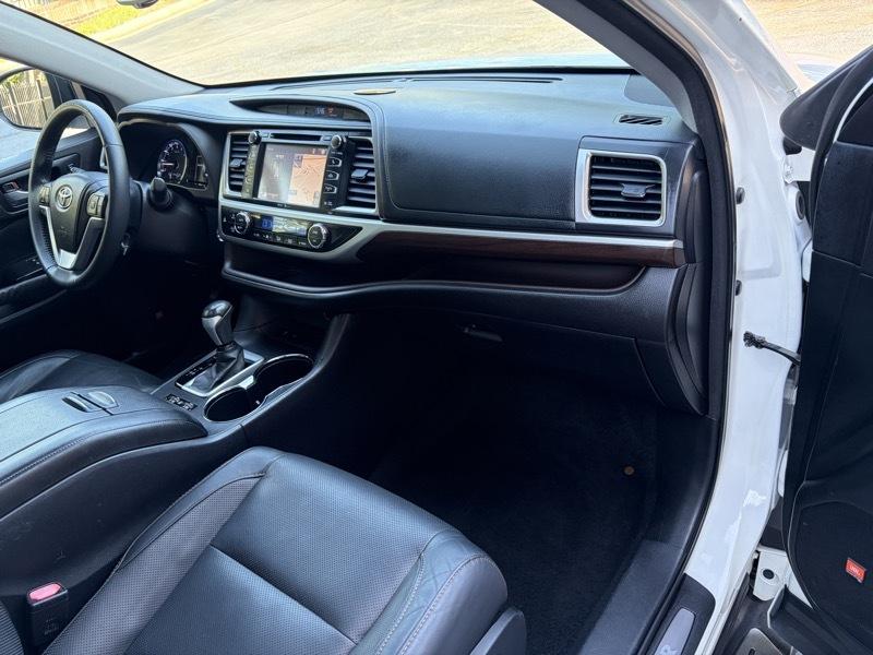 Toyota Highlander Limited FWD V6 2015