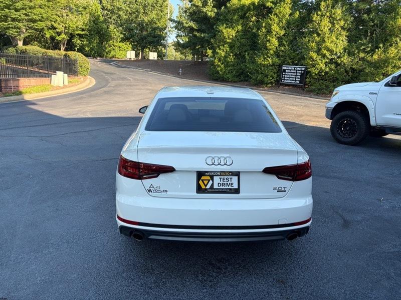Audi A4 2.0T Premium Sedan 2018